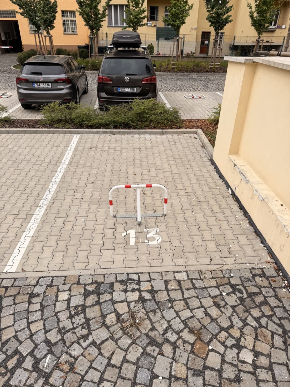 Pronájem parkovacího stání č. 13